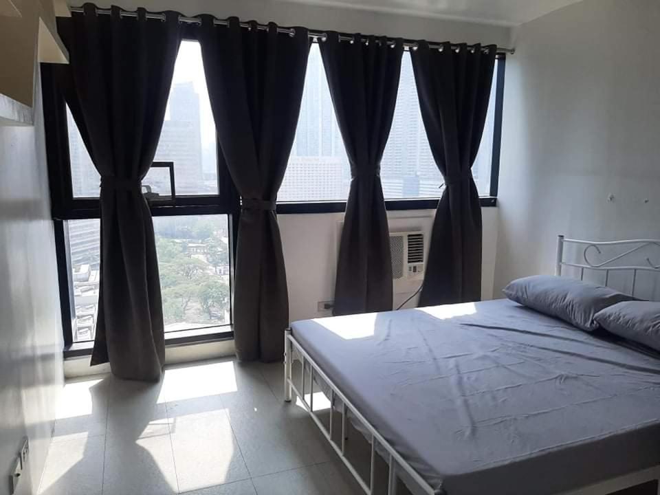 Spacious 2 Bedroom Unit With Pool Manila Exterior foto